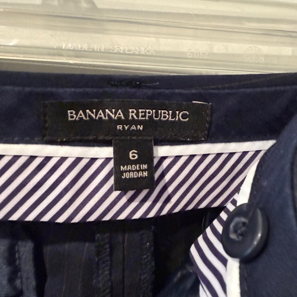 Banana Republic Ryan Slim Straight-Fit Washable
Pinstripe Pant - Picture 3 of 6